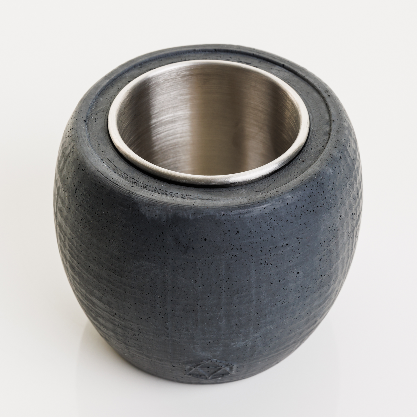 Mimi modern concrete fireplace