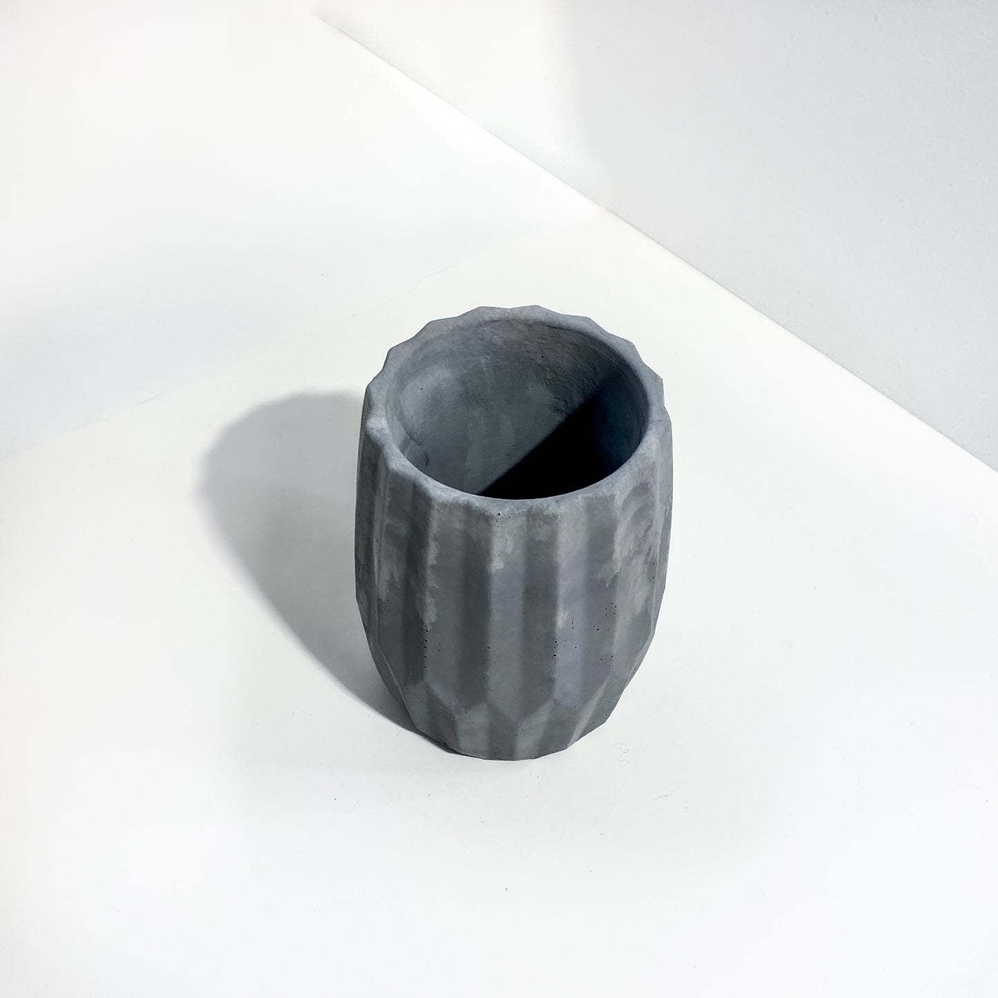 Opal | concrete pot