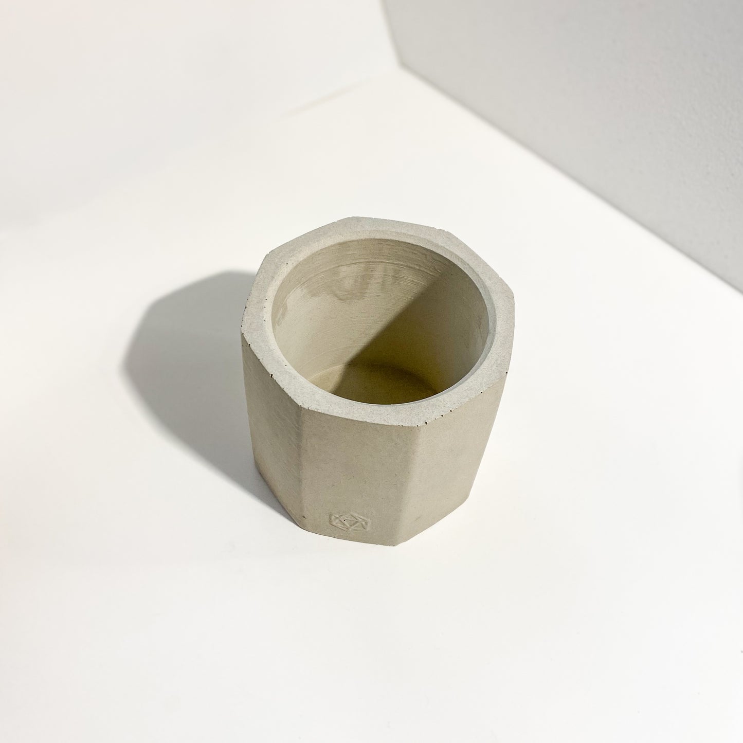 Jadeite | concrete pot
