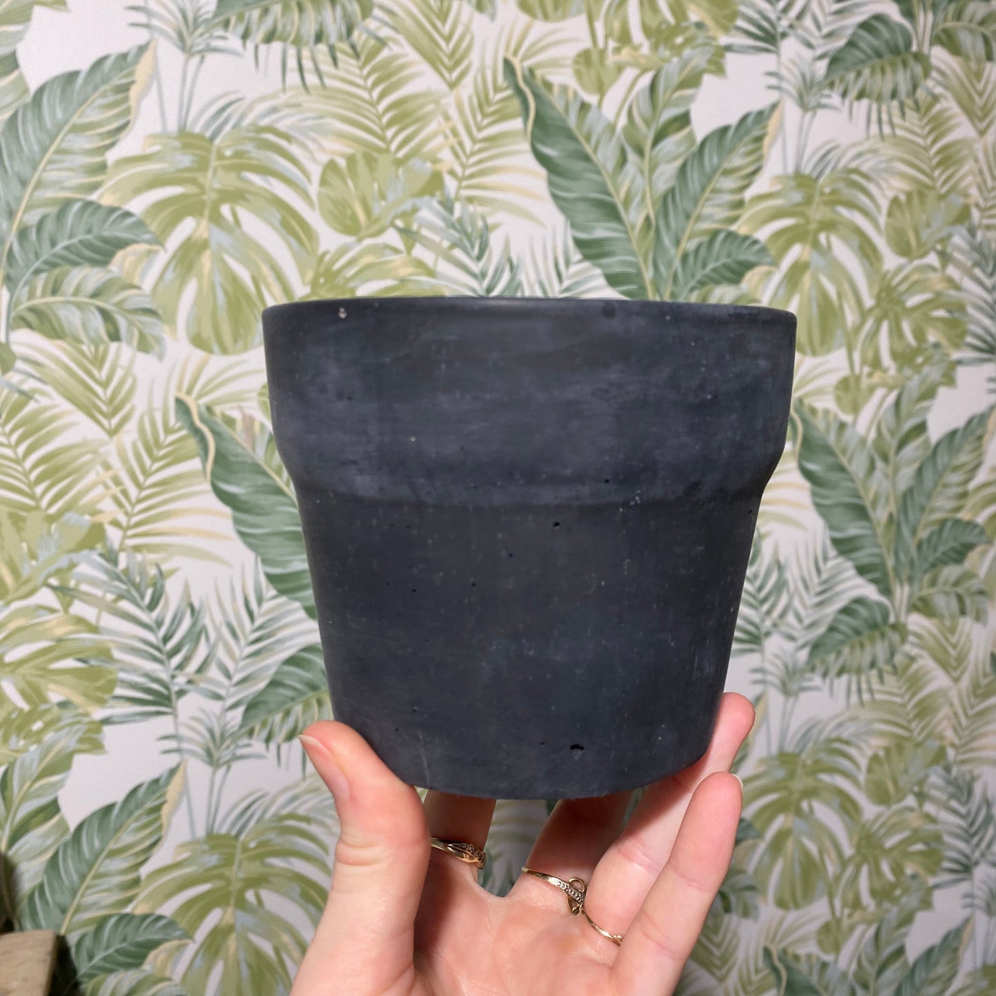 Carnelian | concrete pot