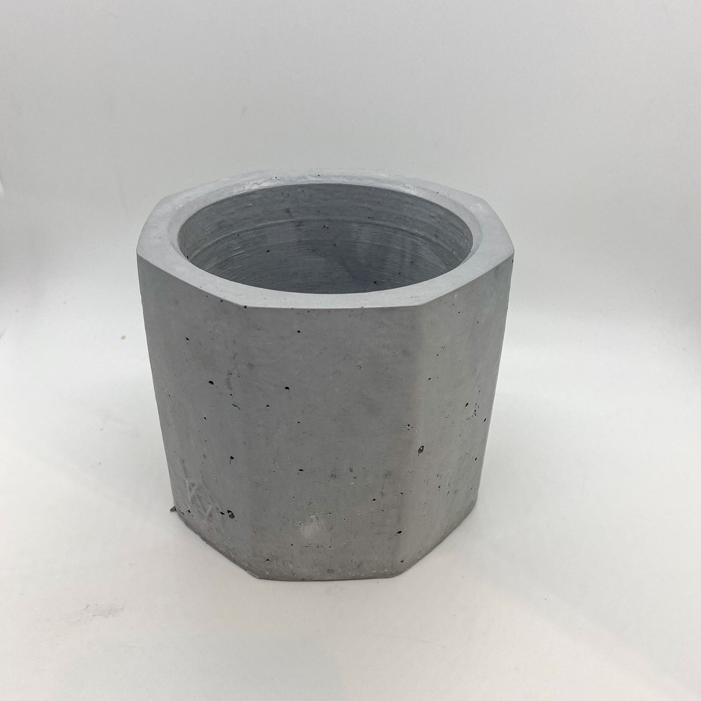 Jadeite | concrete pot