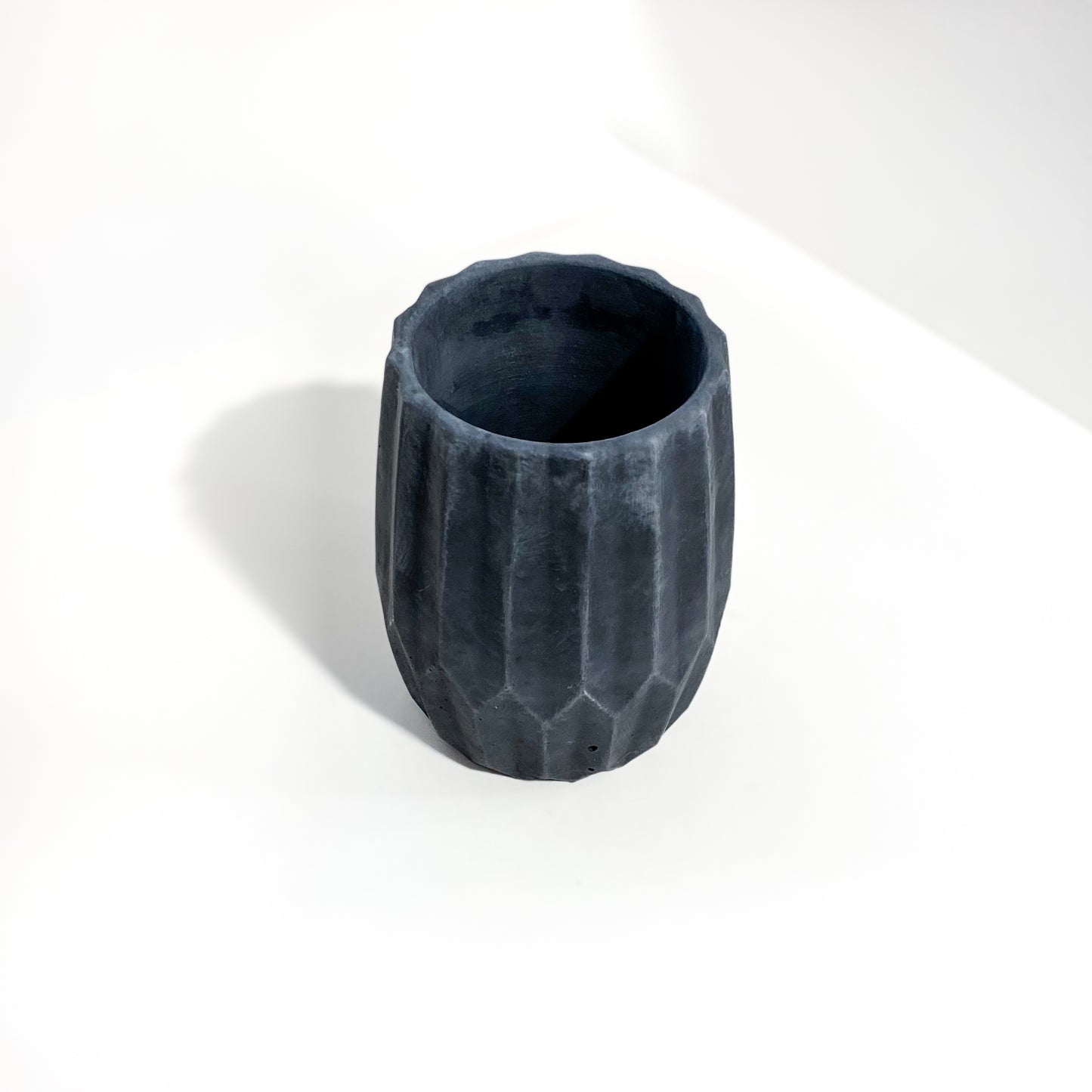 Opal | concrete pot