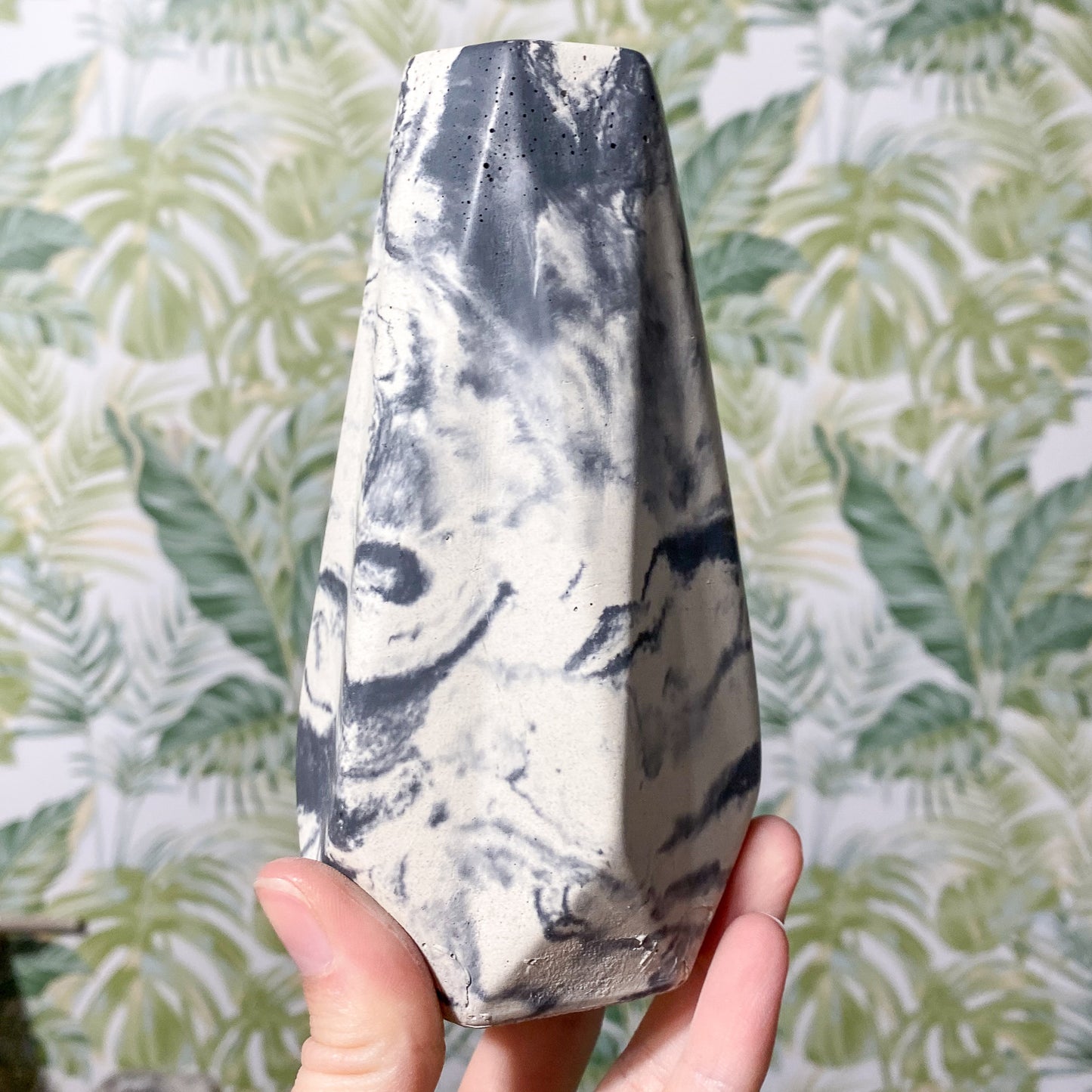 Flower vase