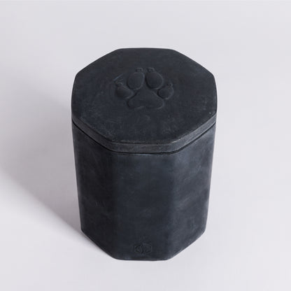Animal urn